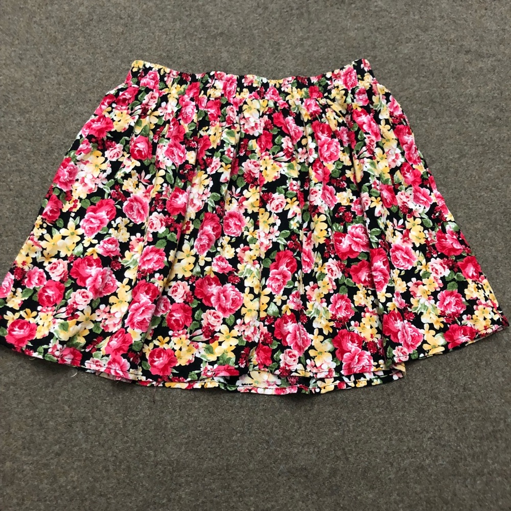 Floral skirt (cute roses) - Picture 3 of 3
